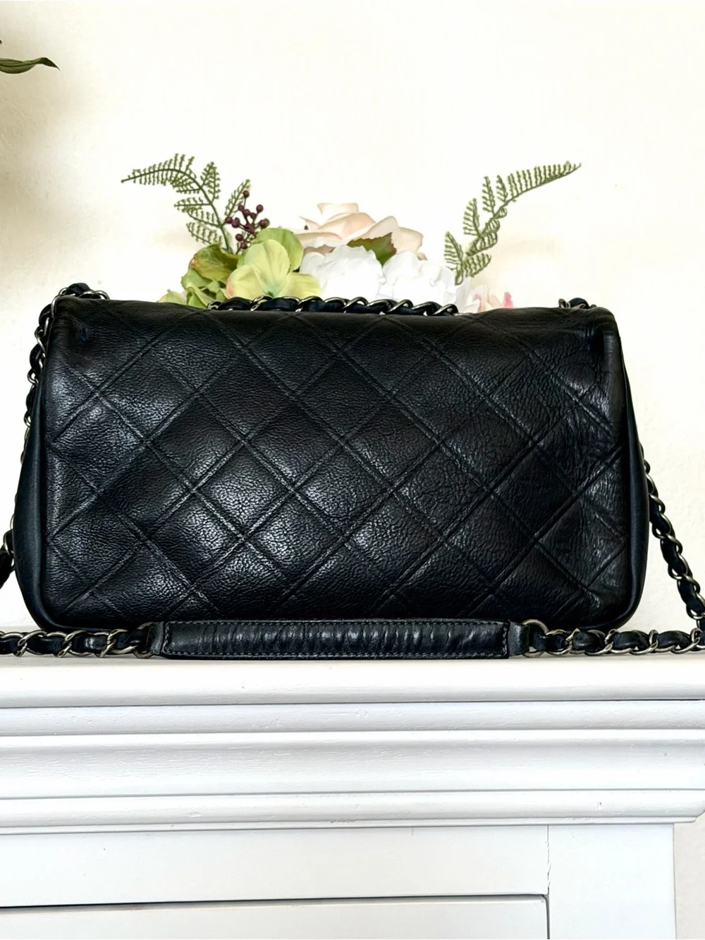 Authentic two tone lambskin Chanel bag - Picture 6 of 14